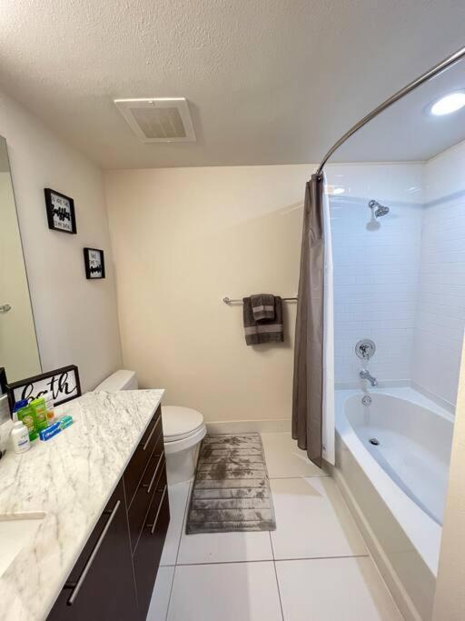 Luxury Apt 3 Mins To Dt Tampa -Pool-Gym-Balcony 外观 照片
