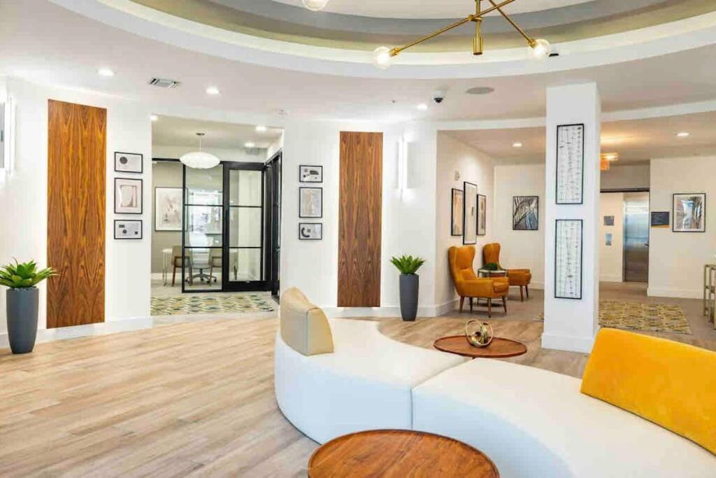 Luxury Apt 3 Mins To Dt Tampa -Pool-Gym-Balcony 外观 照片