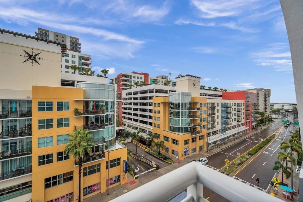 Luxury Apt 3 Mins To Dt Tampa -Pool-Gym-Balcony 外观 照片