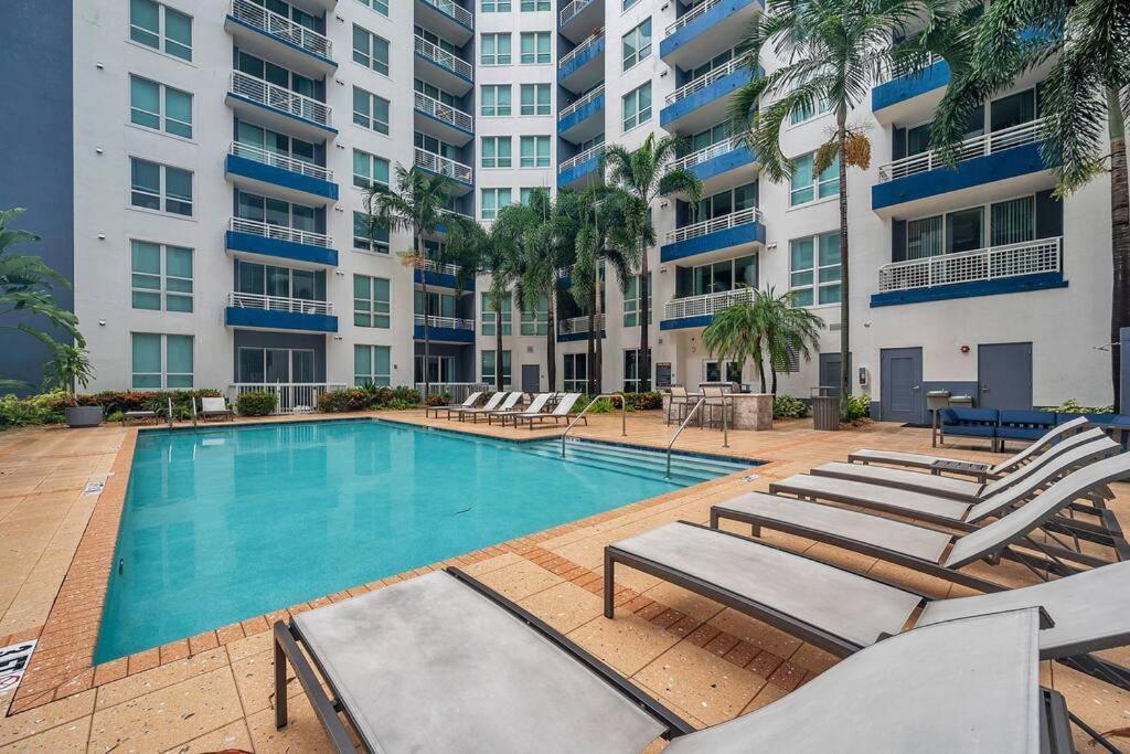 Luxury Apt 3 Mins To Dt Tampa -Pool-Gym-Balcony 外观 照片